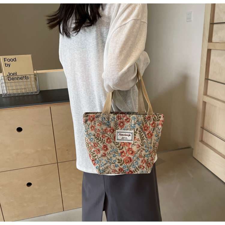 旅行バッグ 花咲く草原のトートバッグ