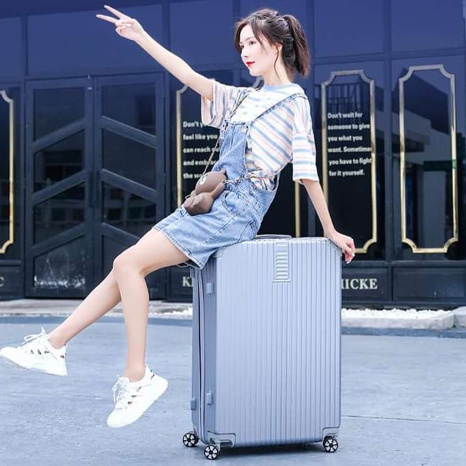 旅行バッグ  耐久性抜群の大容量スーツケース