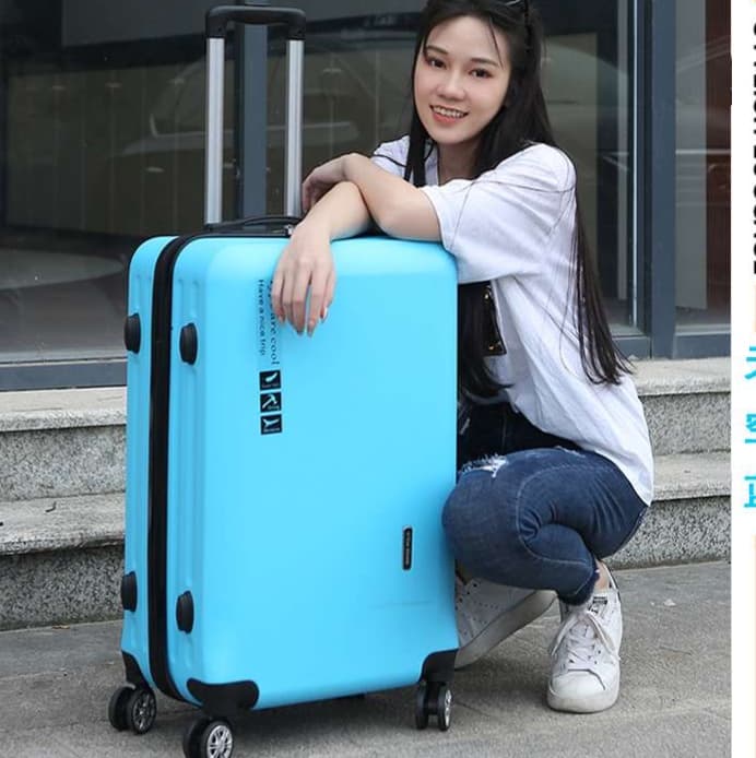 旅行バッグ  軽量ハードシェルスーツケース