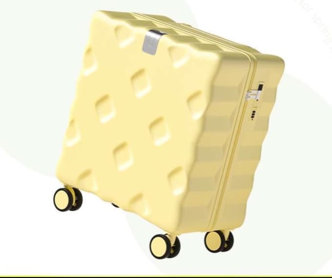 旅行バッグ チーズみたいなキャリーケース