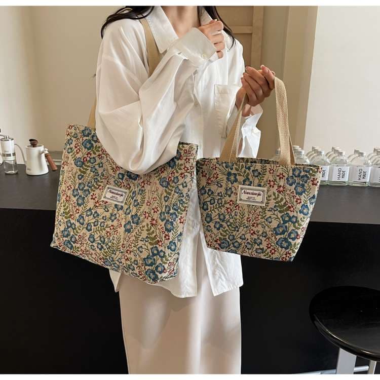 旅行バッグ 花咲く草原のトートバッグ