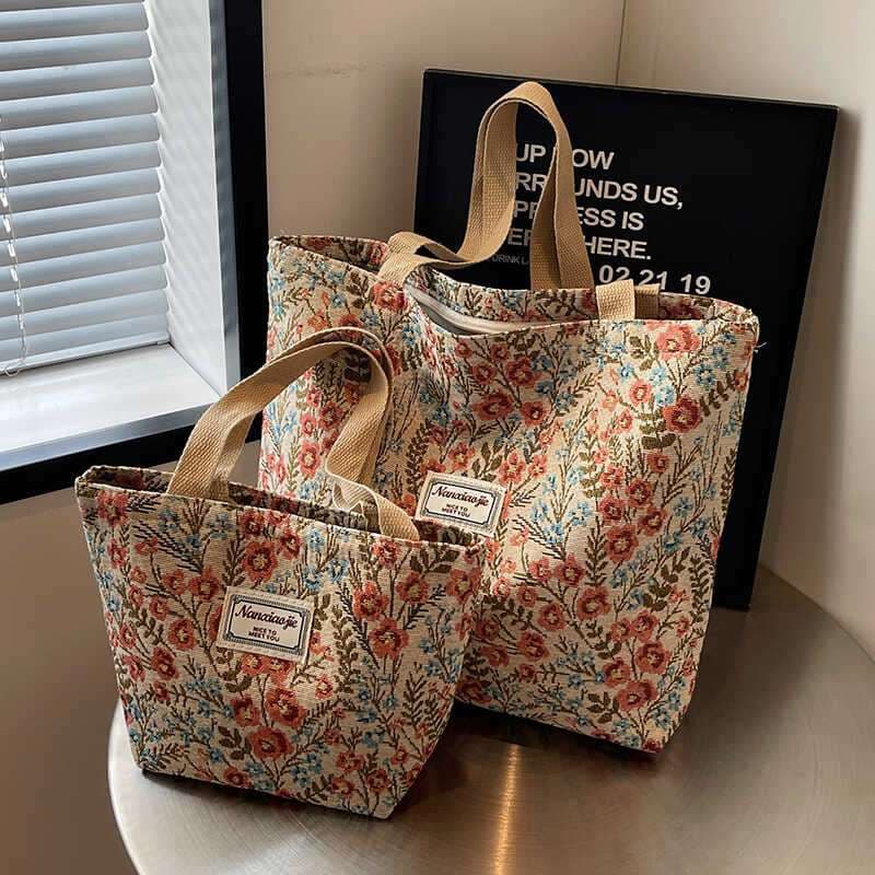 旅行バッグ 花咲く草原のトートバッグ