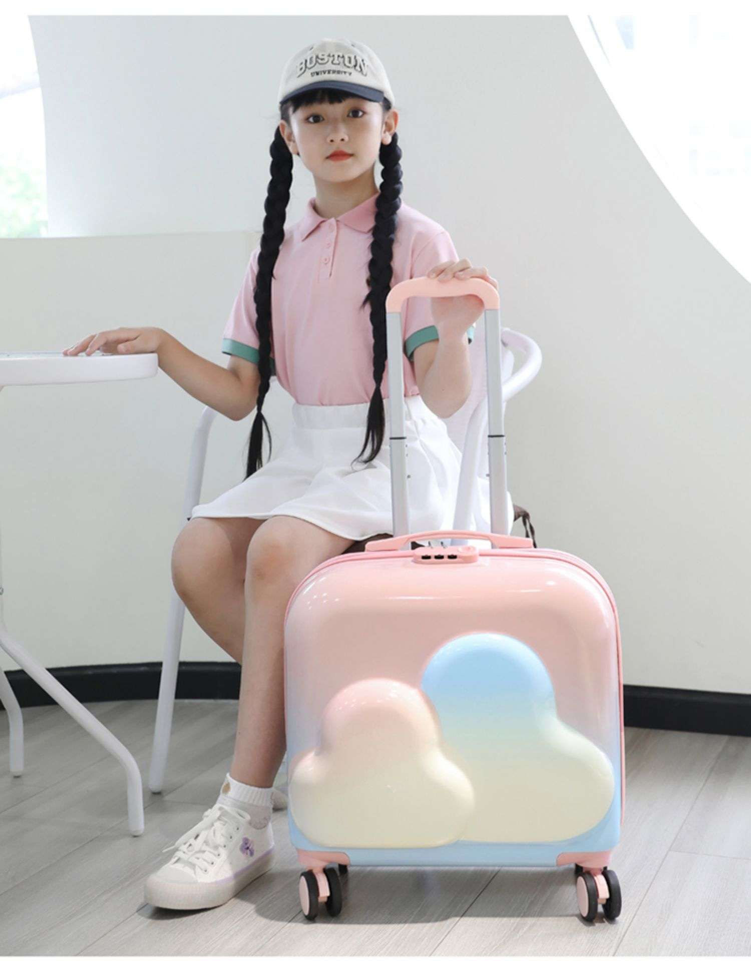 旅行バッグ ふわふわ雲のキャリーケース