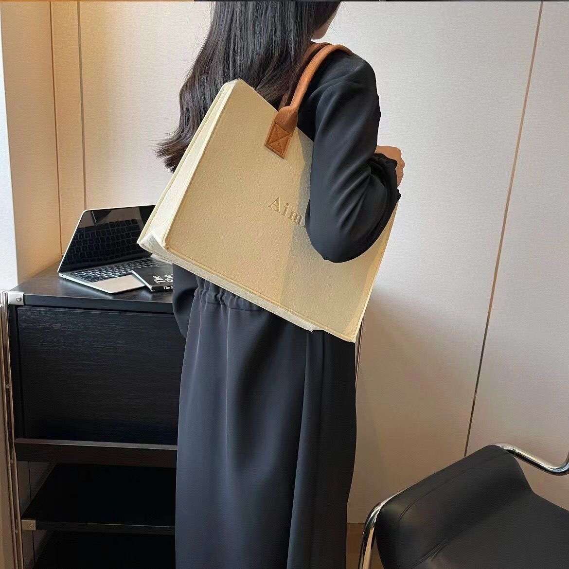 旅行バッグ 上品な大人の手提げバッグ