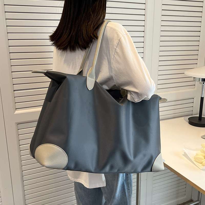 旅行バッグ 高級感漂う大容量トートバッグ