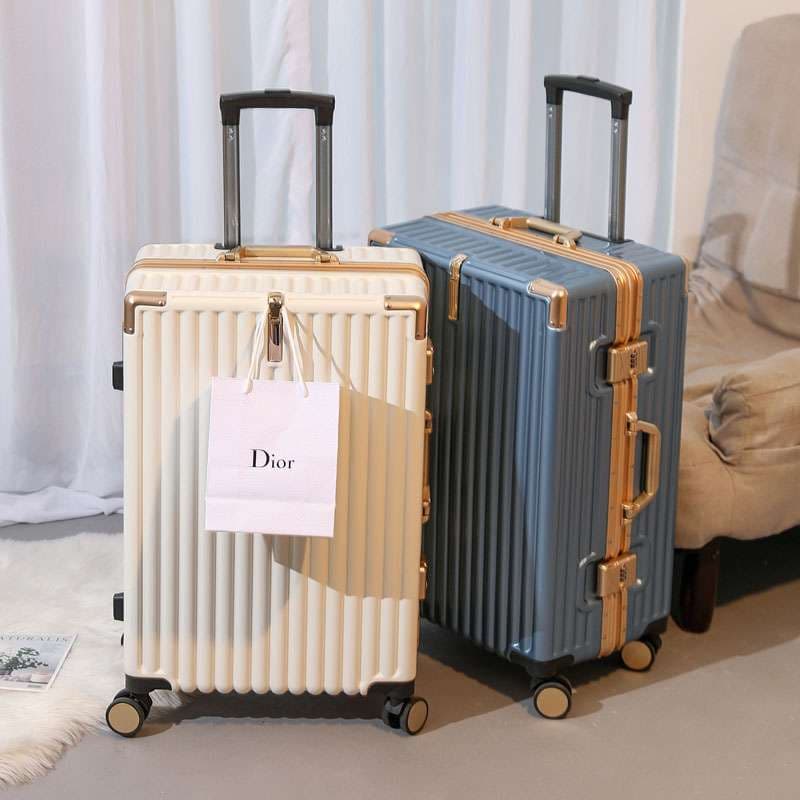 旅行バッグ 高級感溢れる耐久性抜群のスーツケース