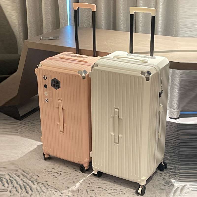 旅行バッグ 高級感溢れる頑丈スーツケース